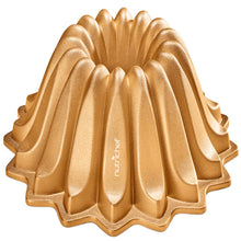 9" Nonstick Cake Pan - Uniform Baking, Die-Cast Aluminum, Dishwasher Safe